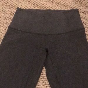 High waist lululemon wunder under crop size 6 grey